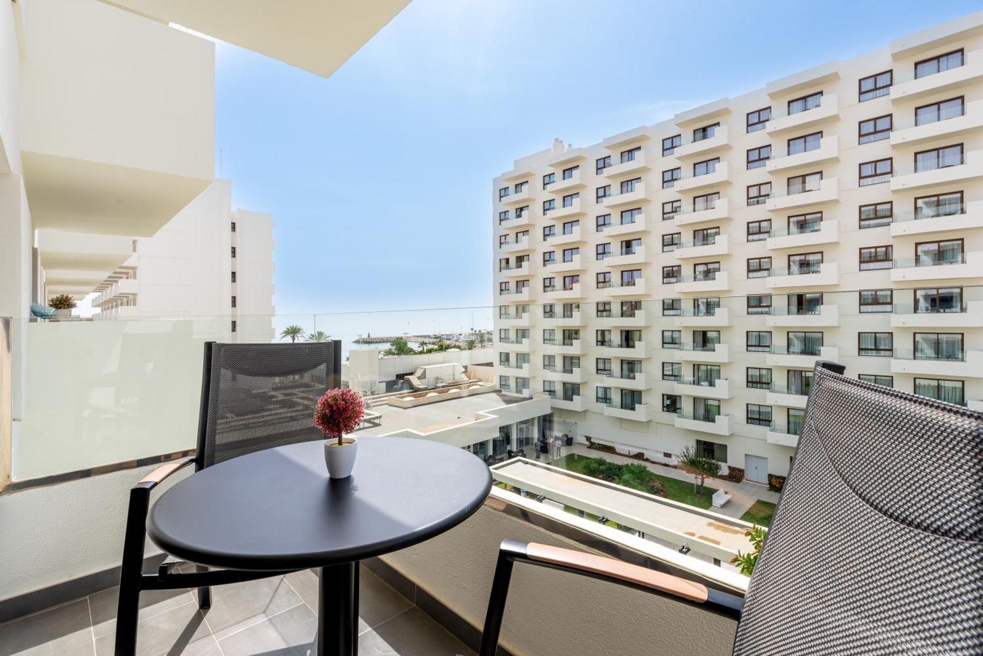 Wintowinrentals Executive Apt In Ocean House Complex Torremolinos Extérieur photo