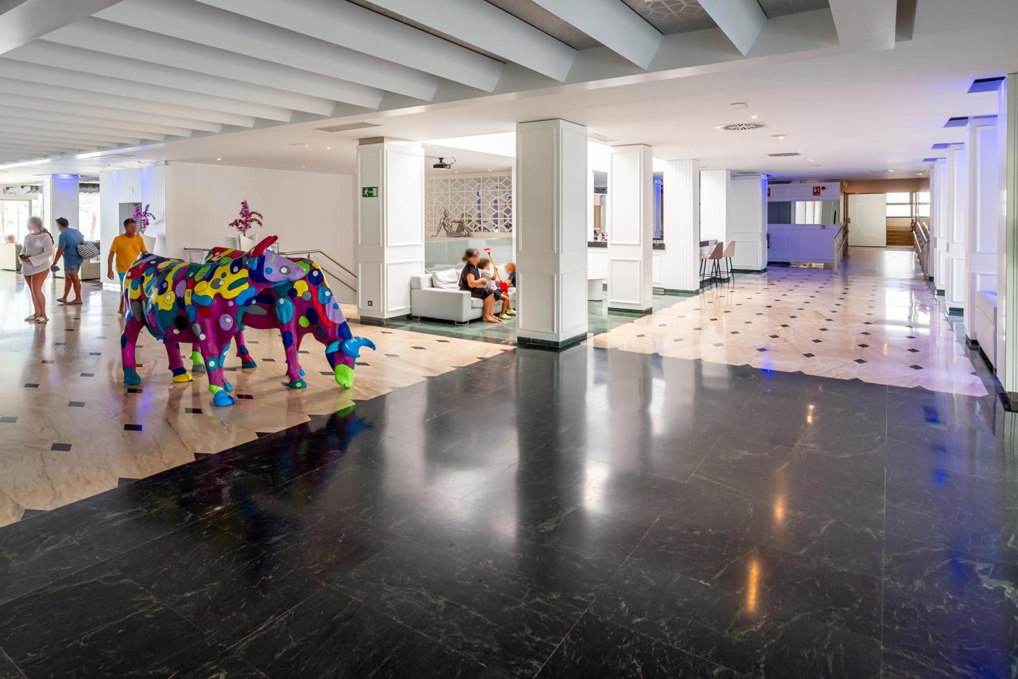 Wintowinrentals Executive Apt In Ocean House Complex Torremolinos Extérieur photo
