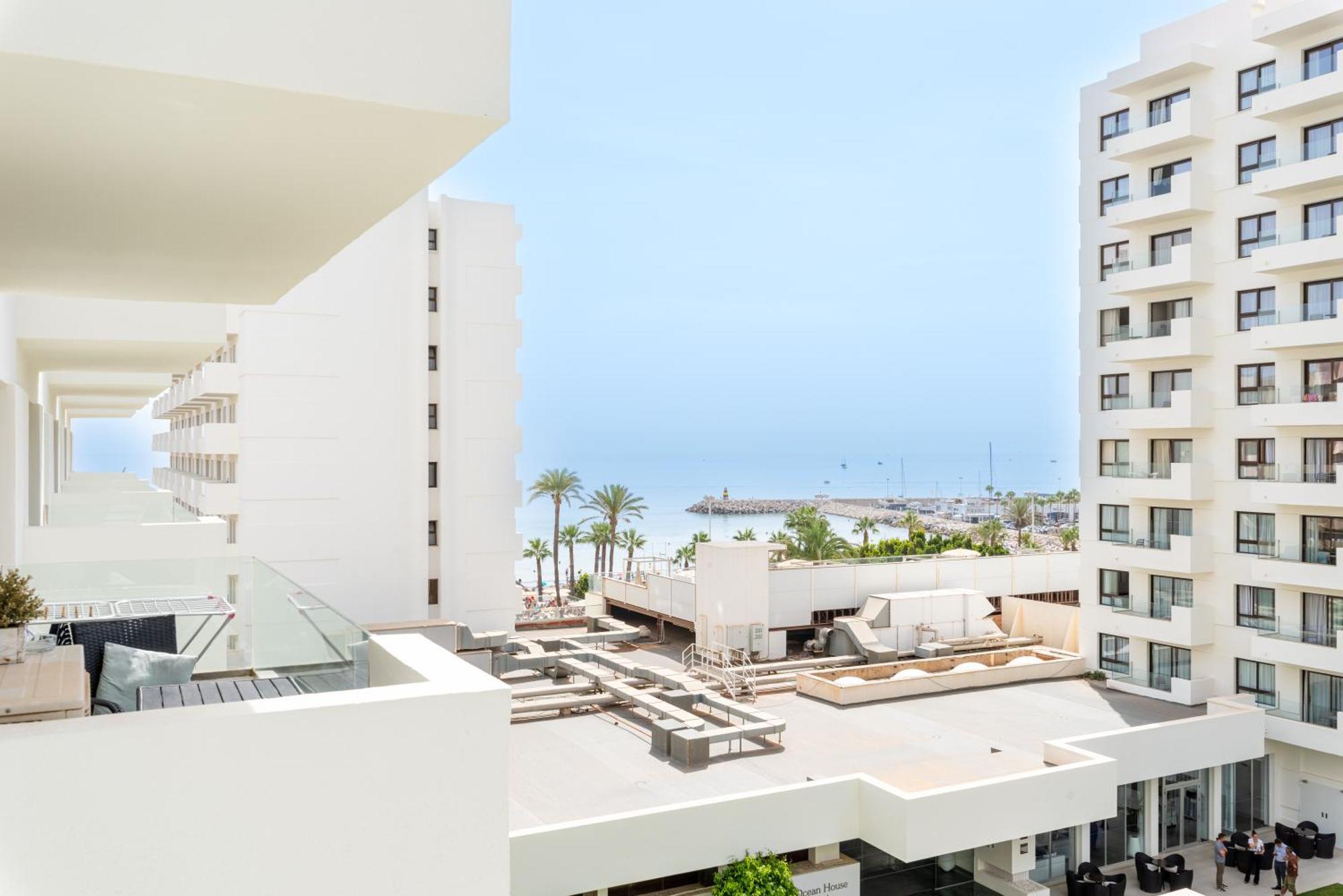 Wintowinrentals Executive Apt In Ocean House Complex Torremolinos Extérieur photo