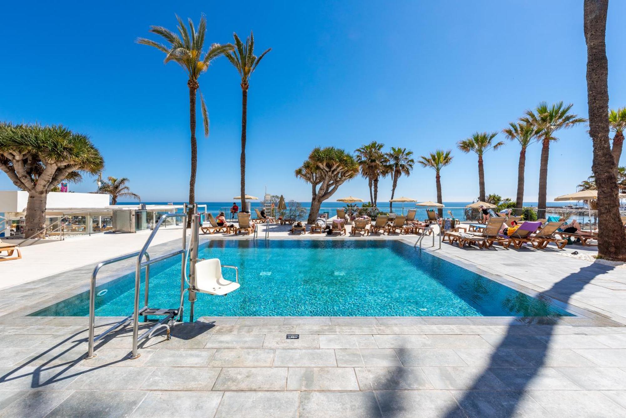 Wintowinrentals Executive Apt In Ocean House Complex Torremolinos Extérieur photo