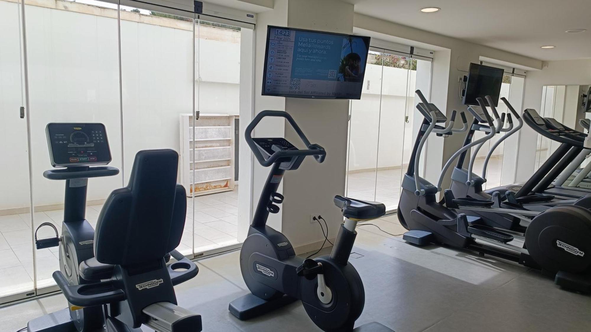 Wintowinrentals Executive Apt In Ocean House Complex Torremolinos Extérieur photo